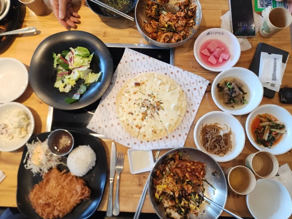 직화 주꾸미볶음 2인 세트 한 상 차림