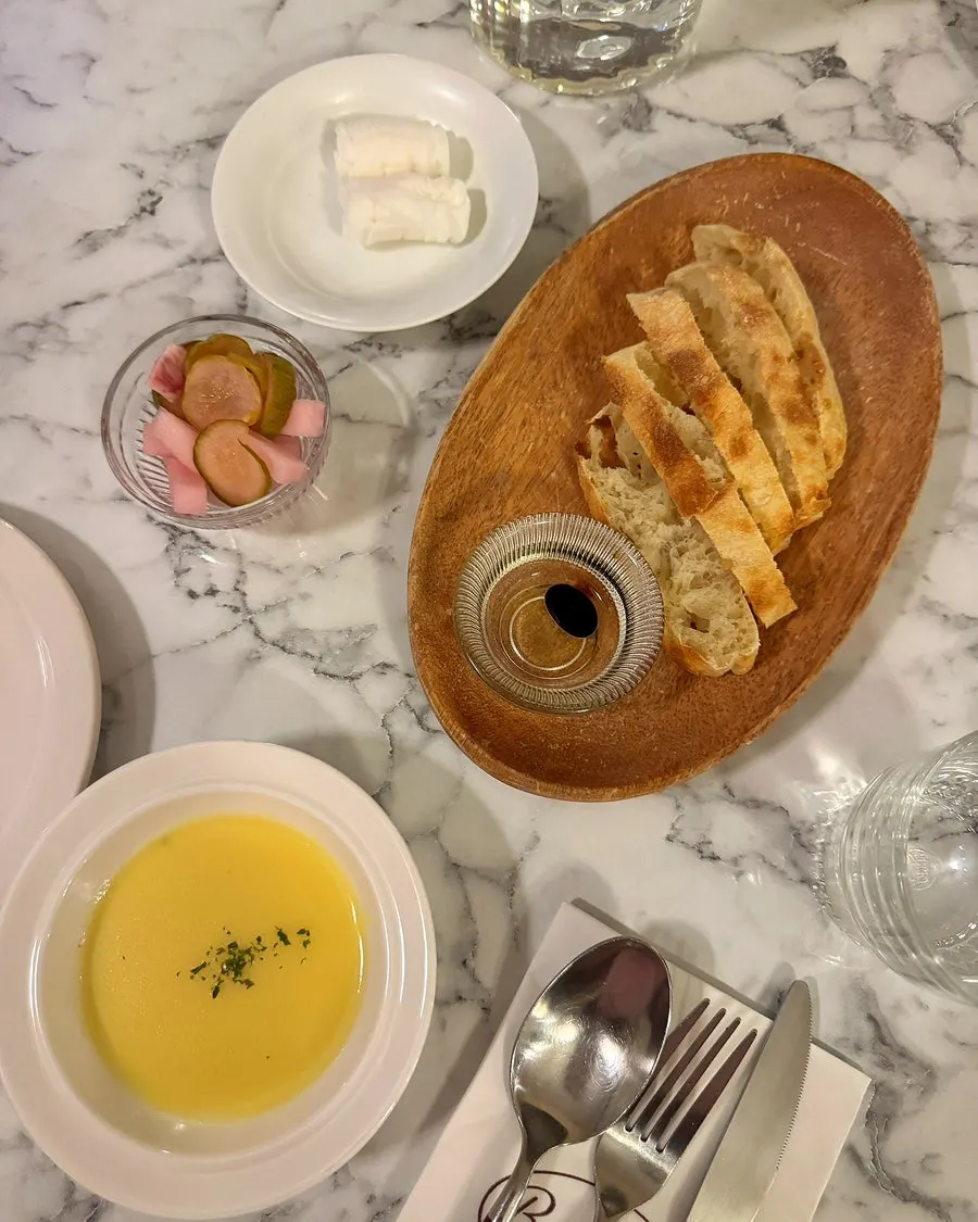 Bread and soup served first