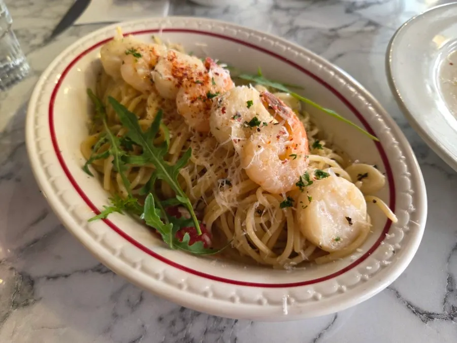 Shrimp scallop aglio olio pasta