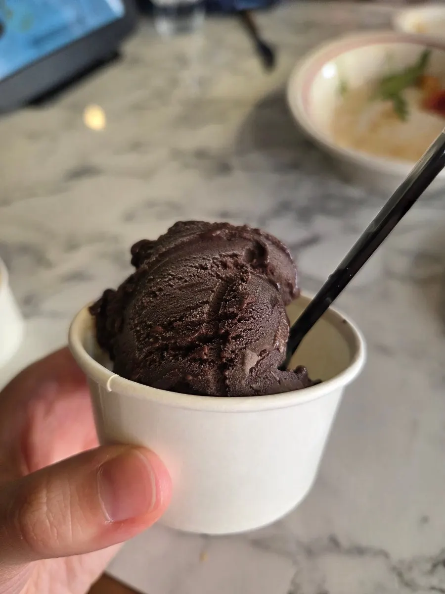 Yogurt gelato dessert