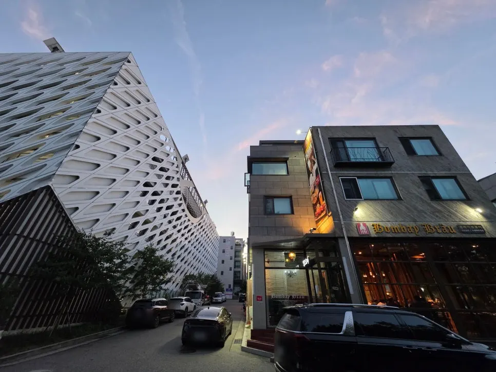 Parking space in front of Bombay Broy Pangyo
