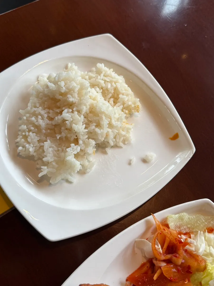 Rice served together with the set