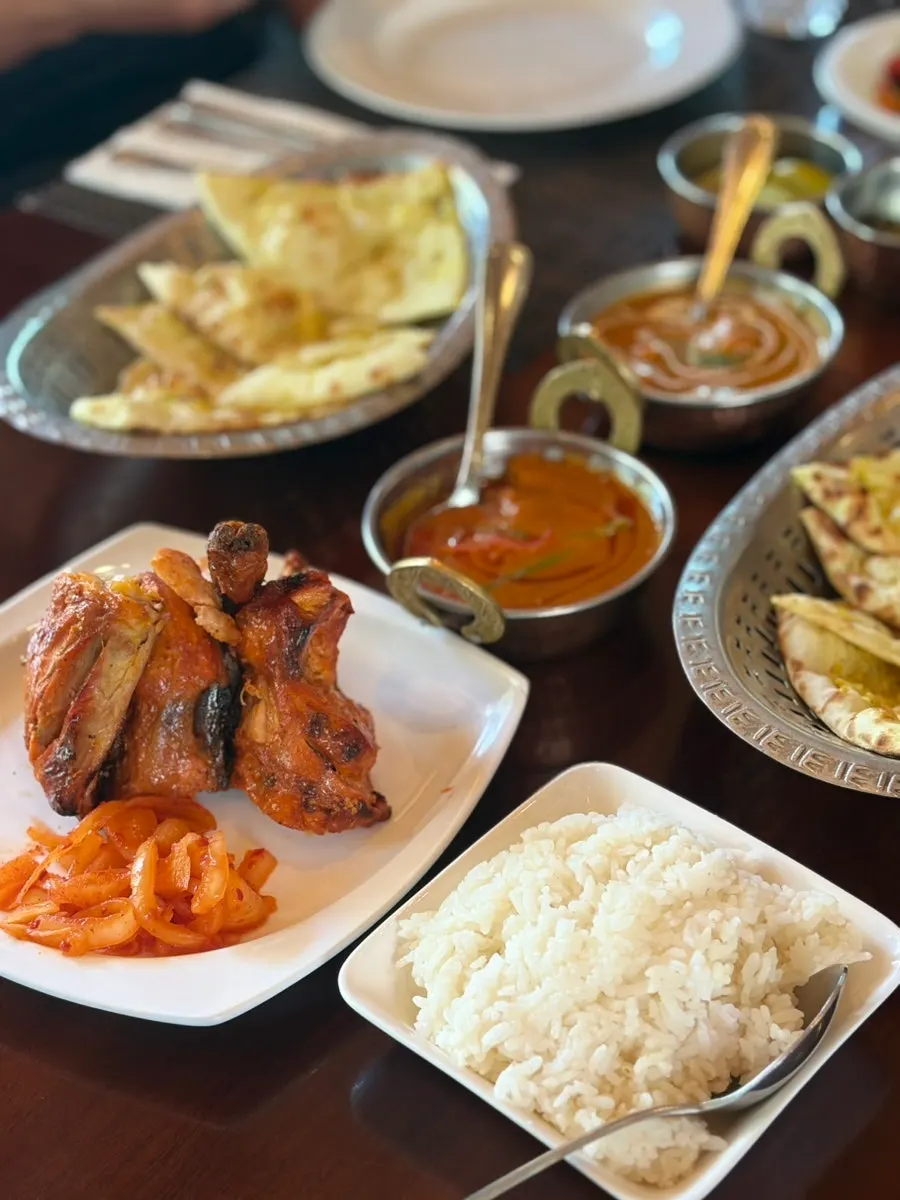 Lunch Set B plated at ₩17,900 per person