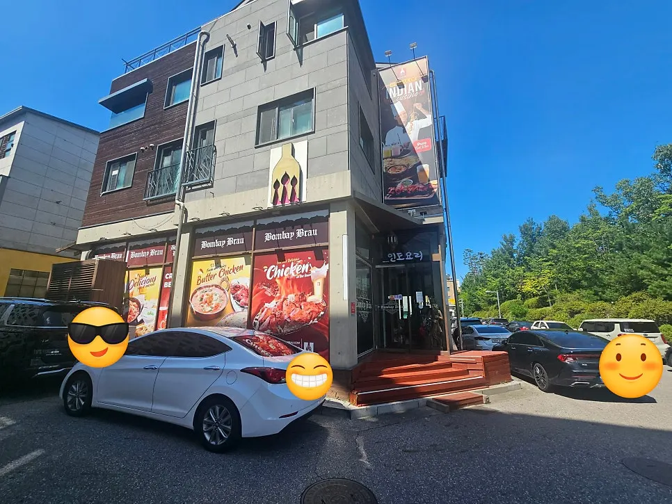 Exterior of Bombay Broy Pangyo on the Baekhyeon-dong café street