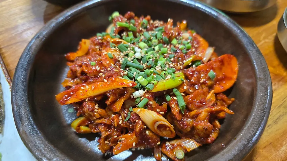 봄설 한정식 불범벅 제육볶음