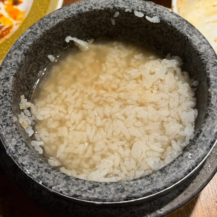 Nurungji made by pouring water into the hotpot rice