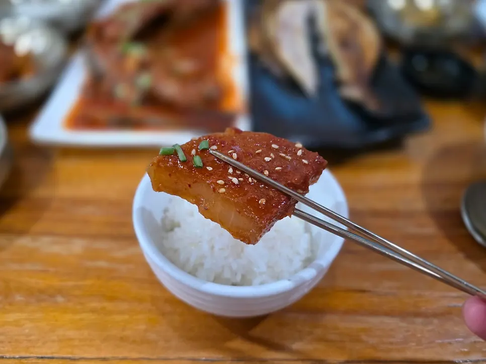 Radish soaked in sauce from the braised pollack