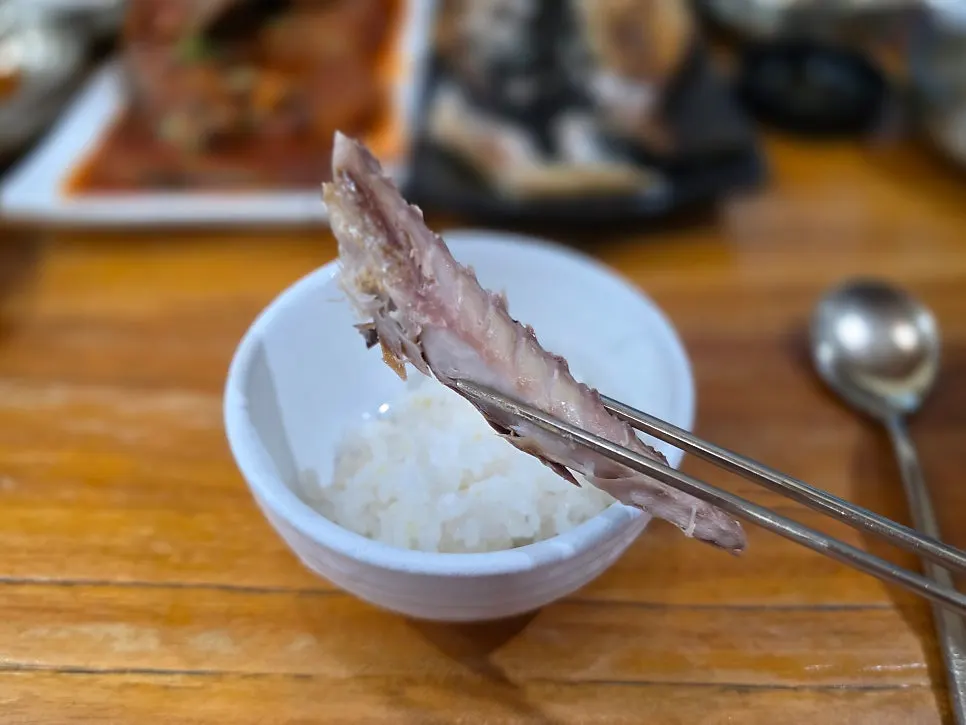 Grilled mackerel with crispy skin