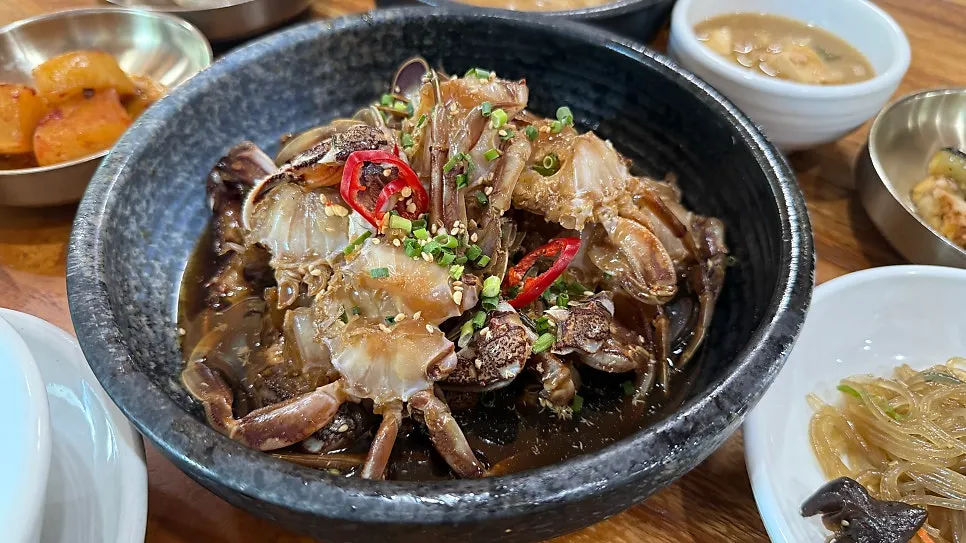 Soy marinated crab with cheonggukjang and hot-pot rice
