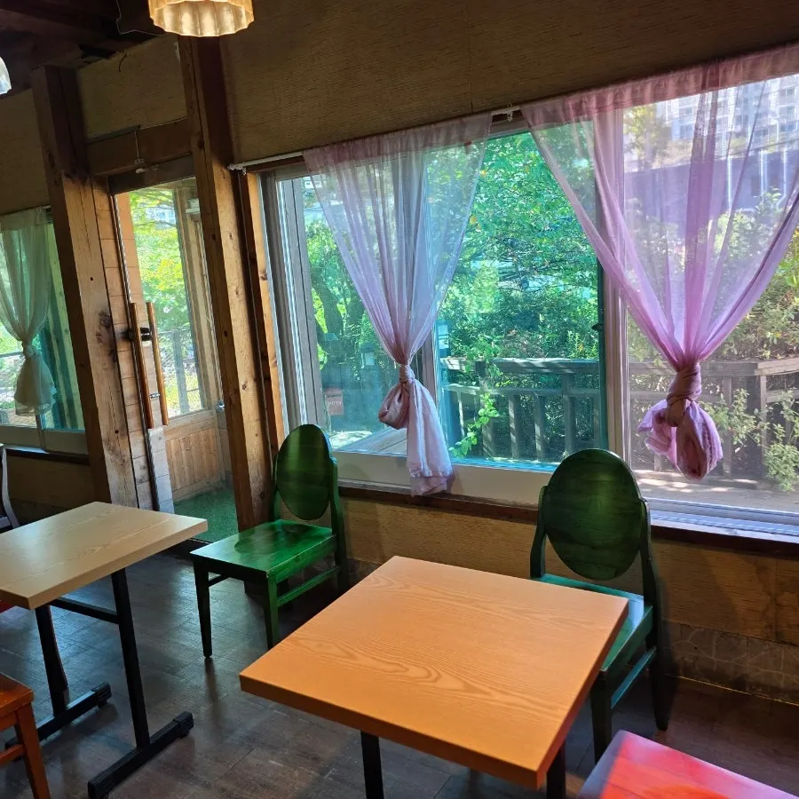 Coffee and tea prepared in the waiting area