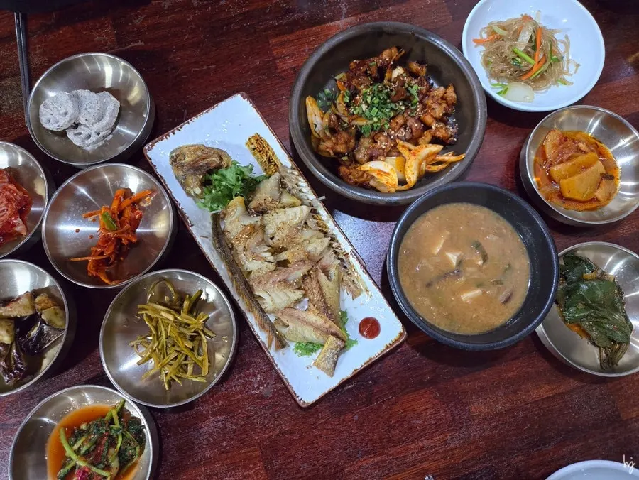 봄설 한정식 한상 차림