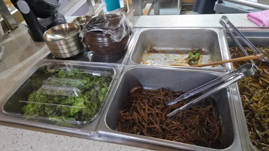 봄설 한정식 반찬 셀프바