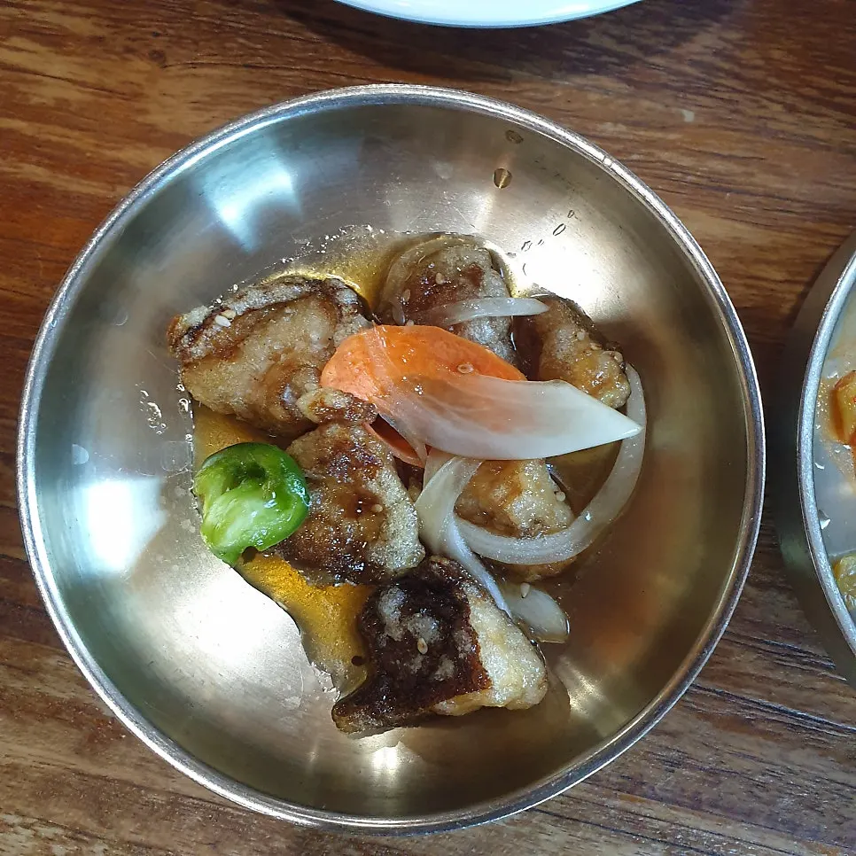 Bomseol's fried shiitake mushroom side dish
