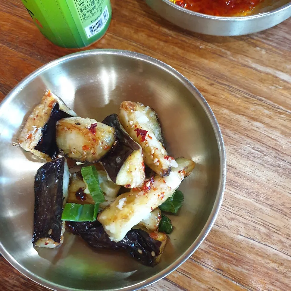Seasonal namul side dish at Bomseol