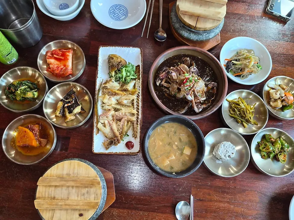 간장게장과 보리굴비 정식 한상