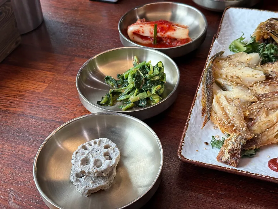 Master banchan dishes stocked at the self-bar