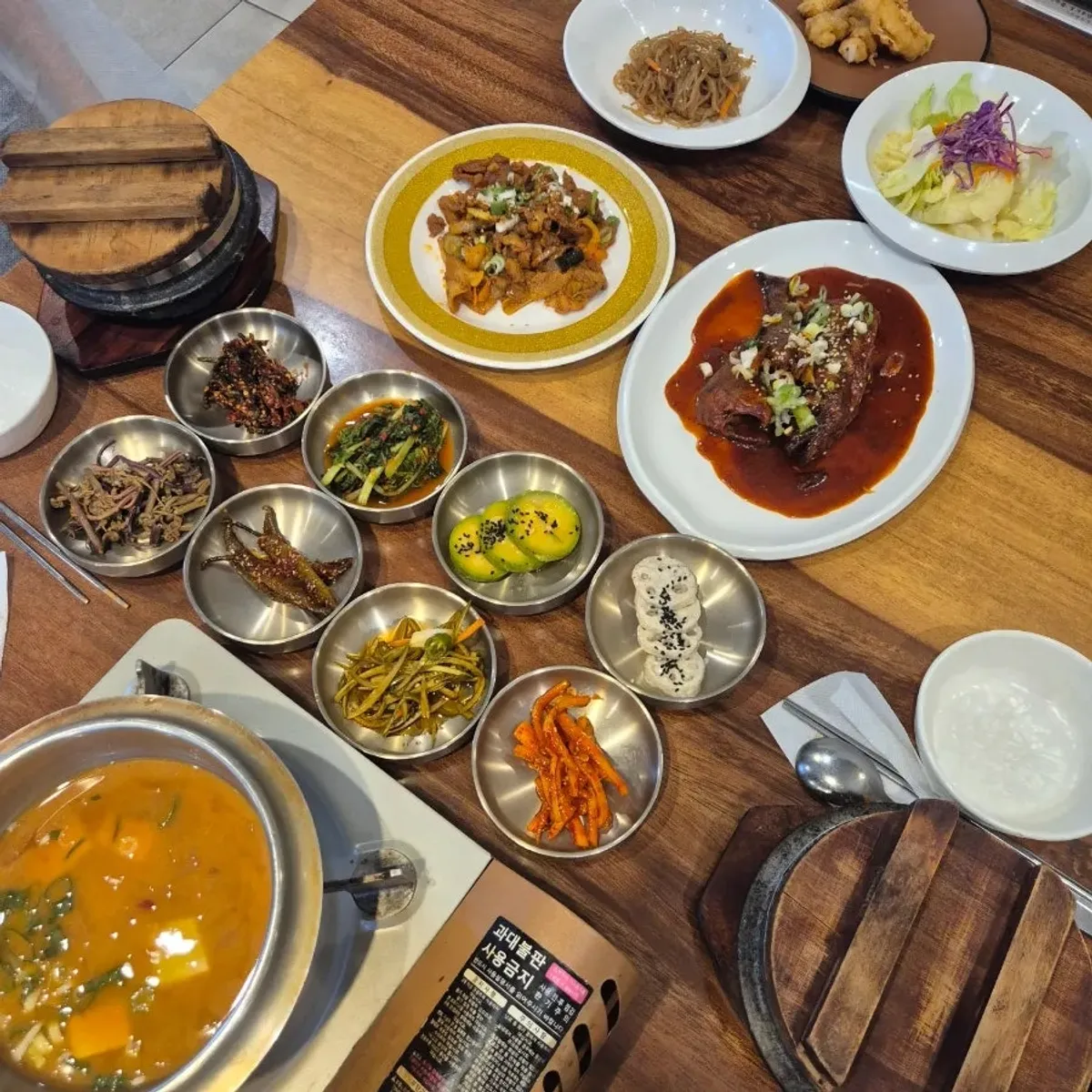 The full Bomseol Rice Table spread