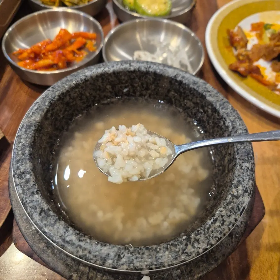 Scorched rice tea made by adding water to the stone pot