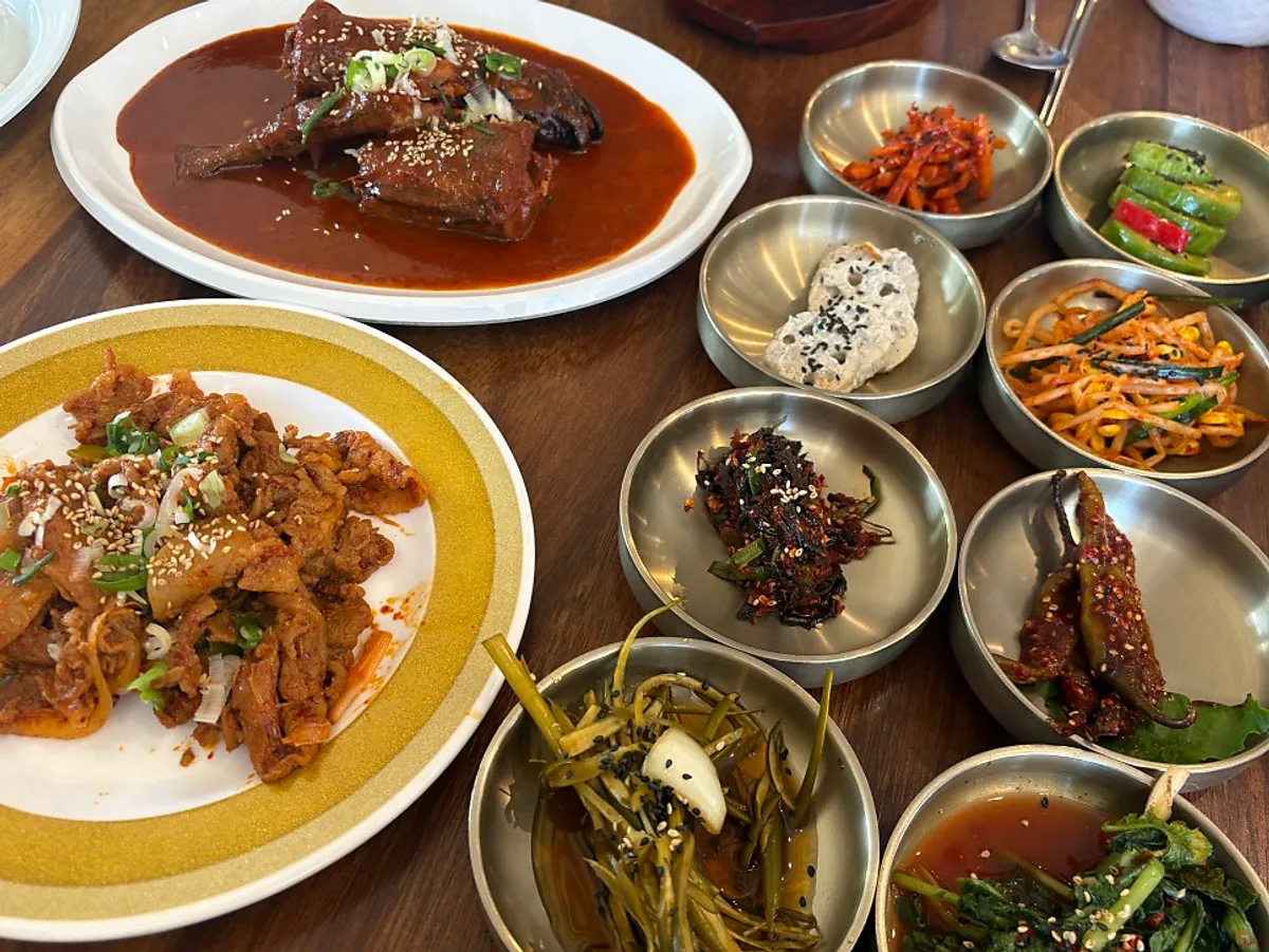 봄설 본점 한정식 상차림