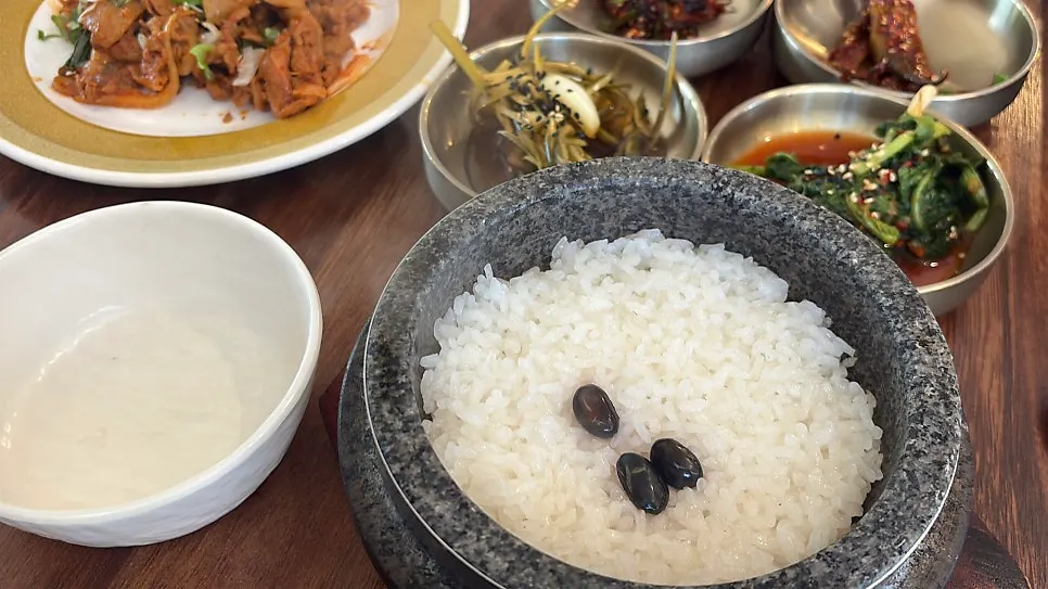 봄설밥상 반찬과 메인 요리 전체 상차림