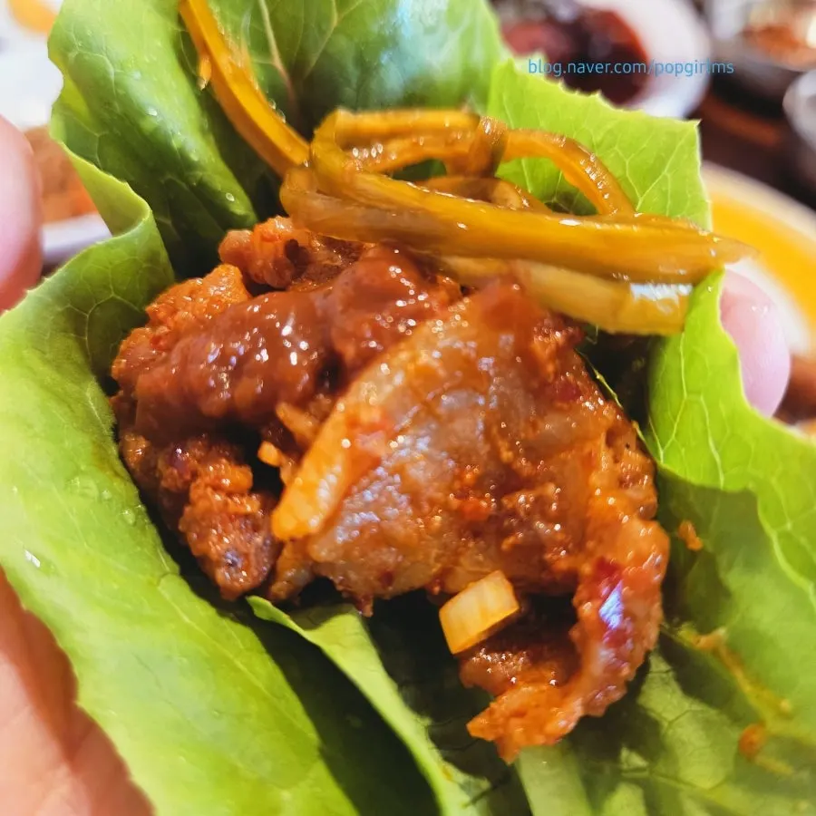 코다리조림과 밥을 함께 담은 모습