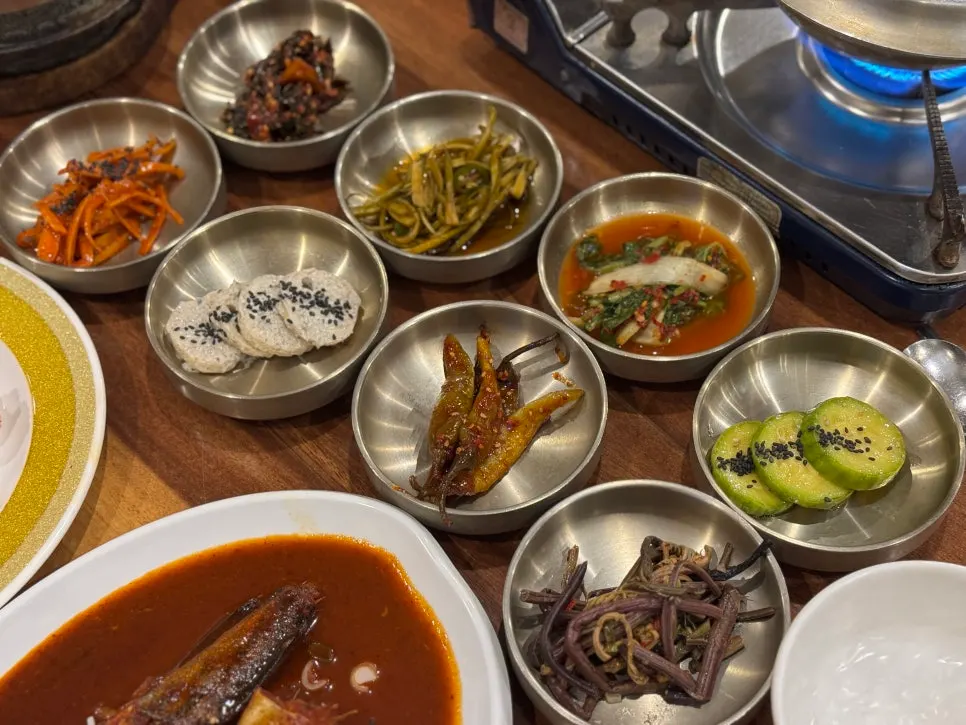 Eight side dishes served alongside the Bomseol table