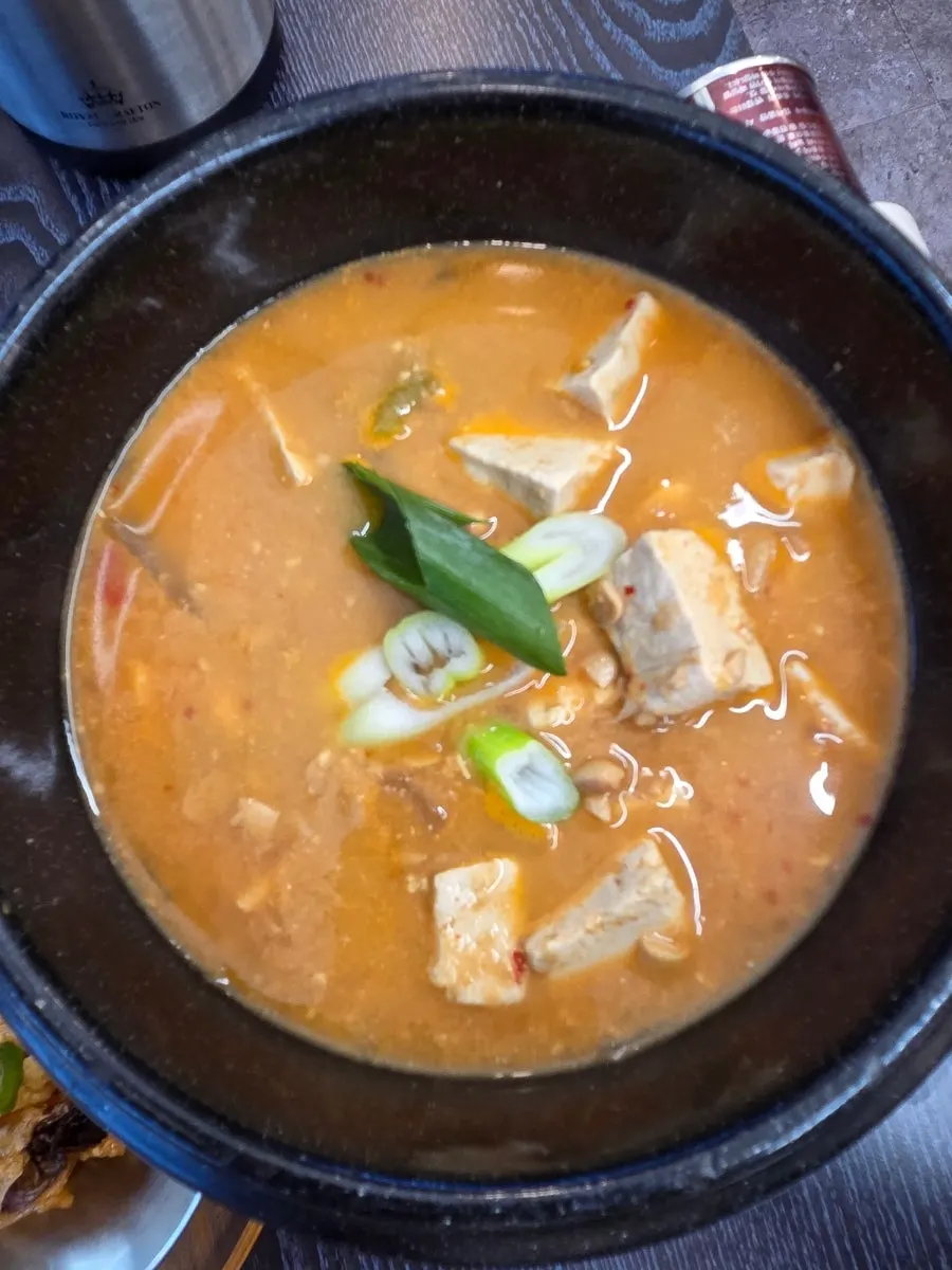 Glossy stone pot rice