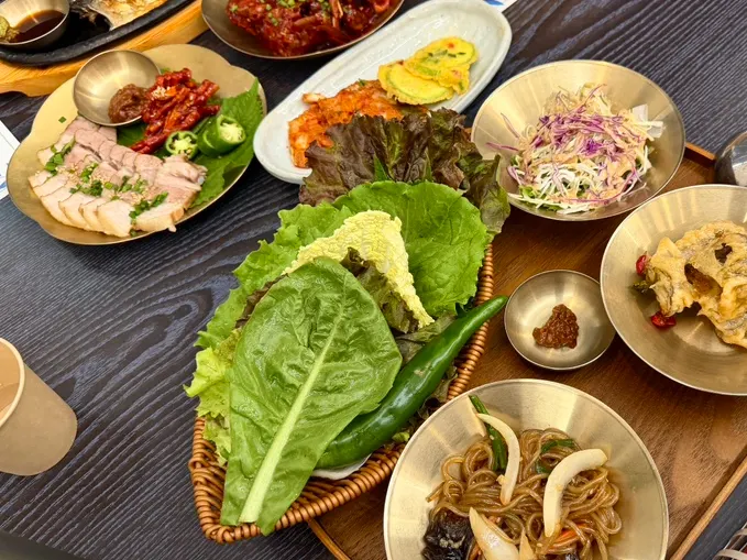 쌈에 올린 보쌈 고기