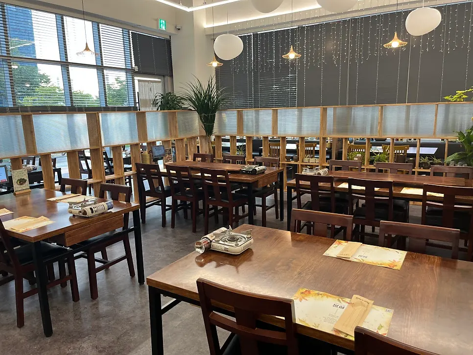 Bomseol dining hall with wide table spacing