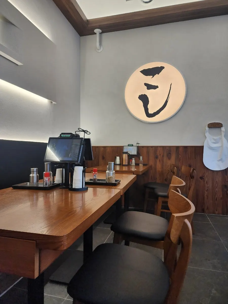 Table seating that looks good for solo diners