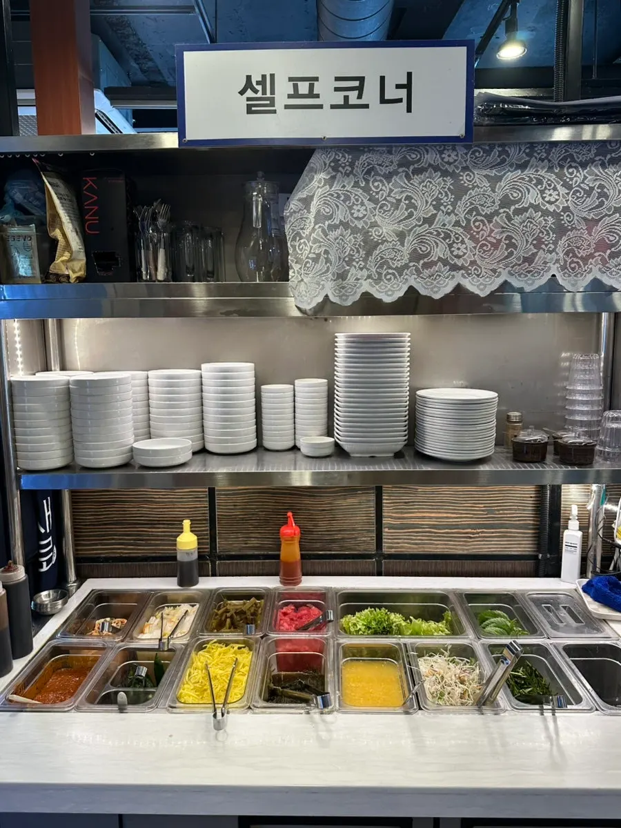Eel sauces and side dishes