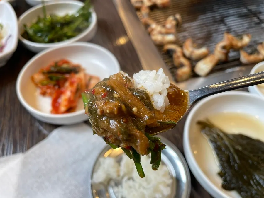 Thick eel-loach soup served as part of the set