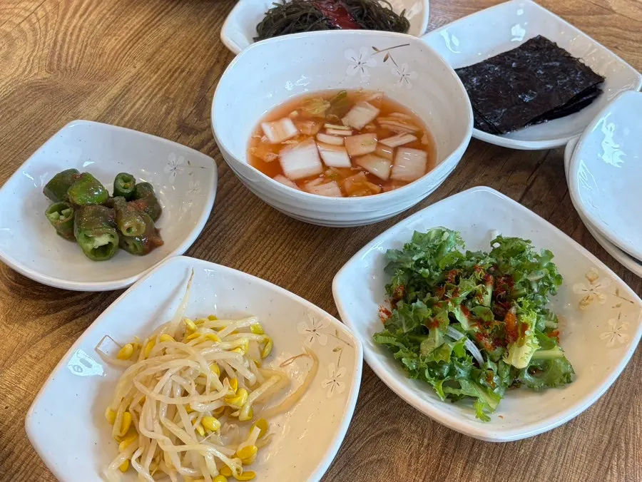 반찬 리필이 가능한 셀프바