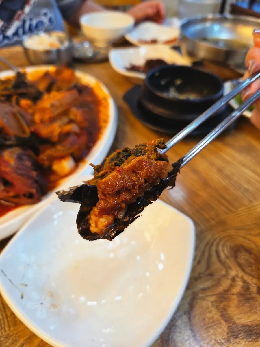 Kodari-jorim wrapped with dried seaweed and bean sprouts