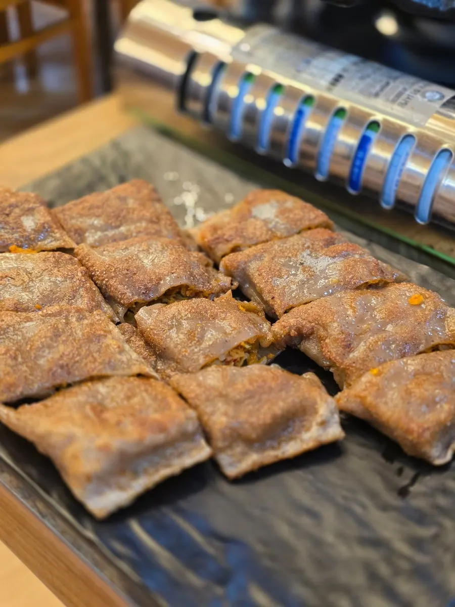 1만원 메밀전병 한 접시