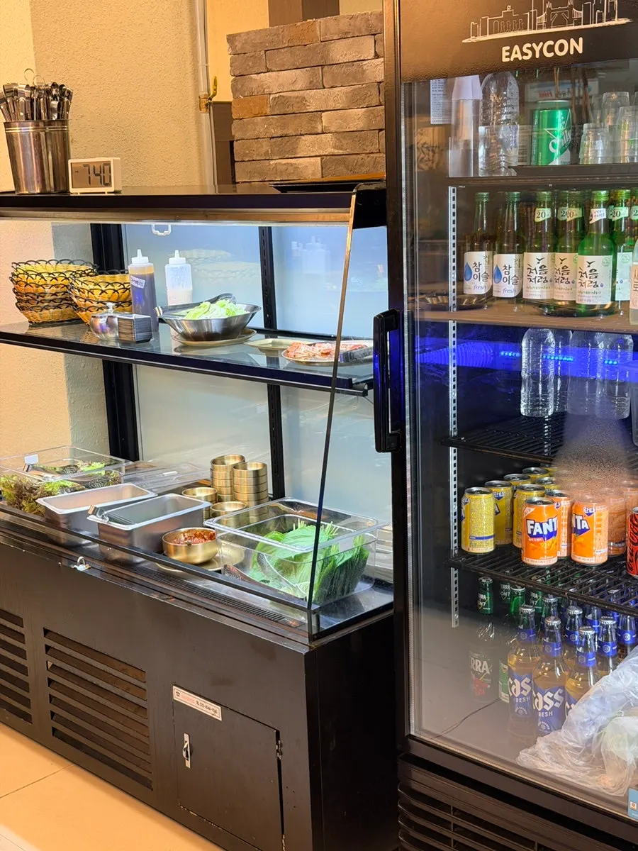 Hwadamga self bar with extra side dishes