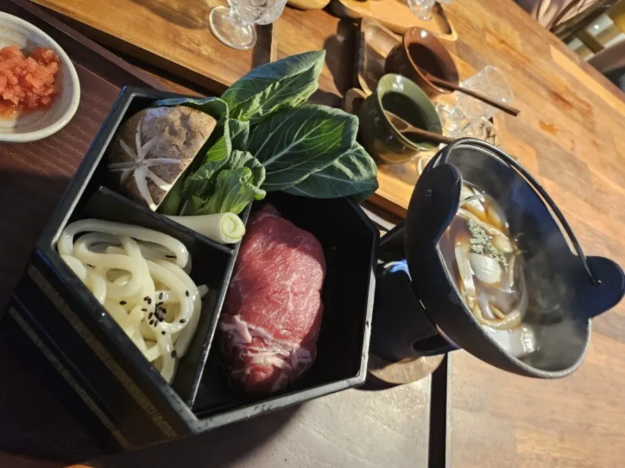 Restaurant atmosphere with green plant decorations
