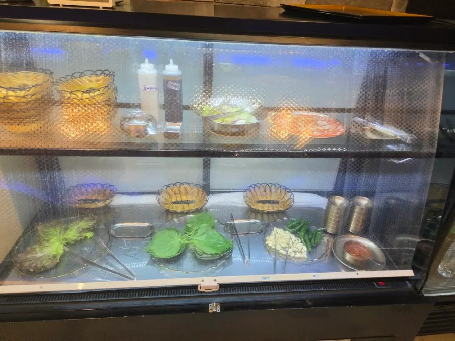 Table seating inside Hwadamga