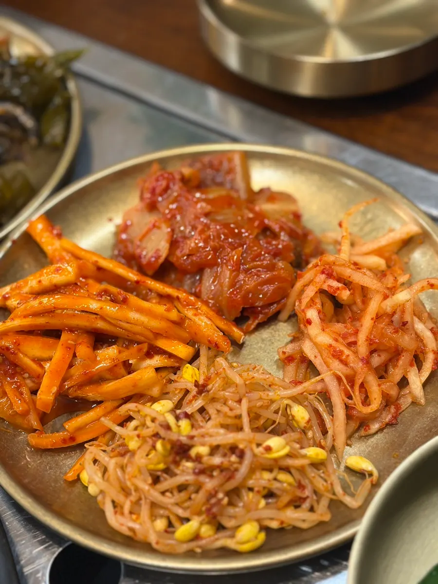 밥 위에 올린 보리굴비 살