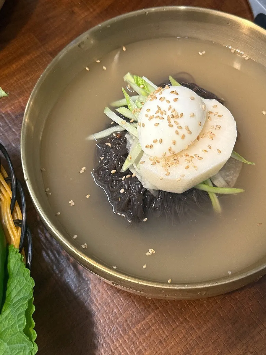 Pork neck and Suhyangmi rice wrapped in lettuce