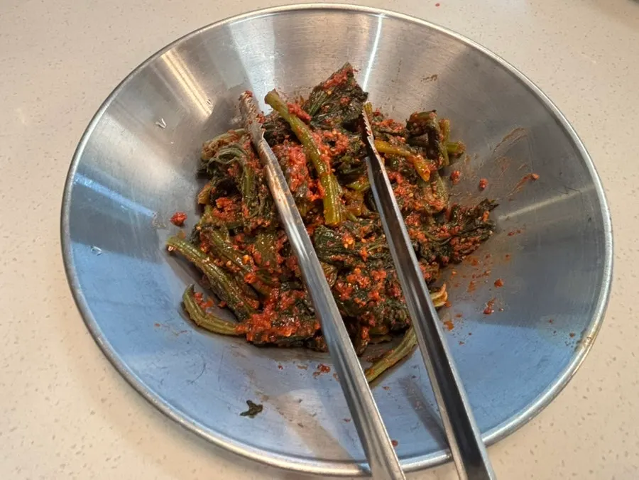 한식 반찬이 준비된 셀프바