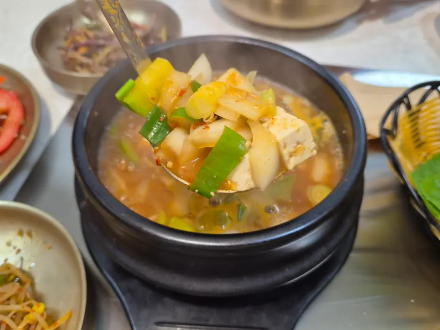 Doenjang stew with zucchini and tofu