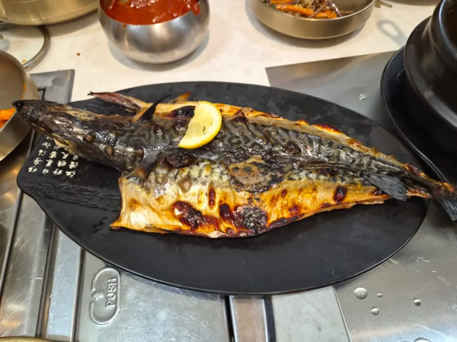 Mackerel grilled fresh in the wood-fired oven