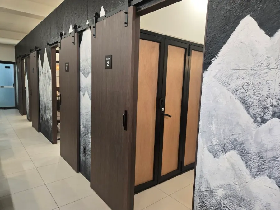Private rooms and indoor table seating at Hwadamga