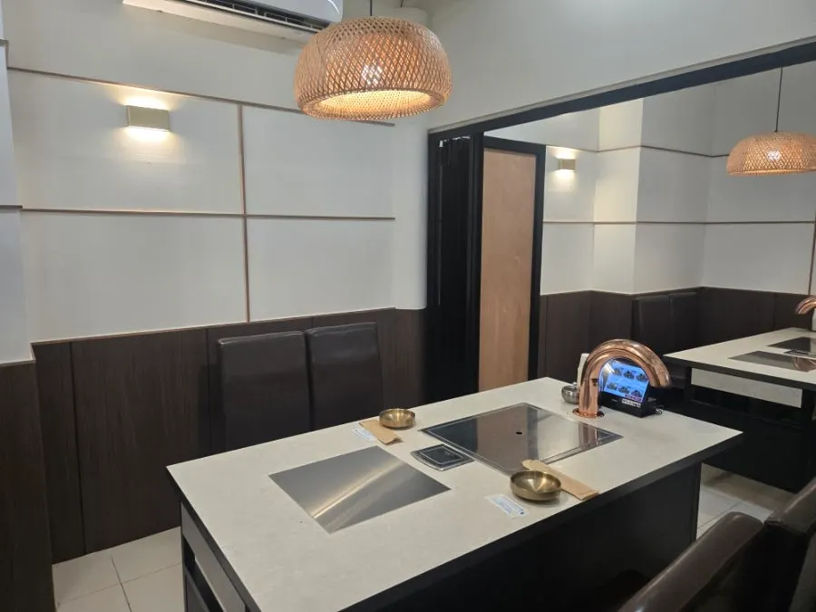 Hwadamga’s interior suited to group meals