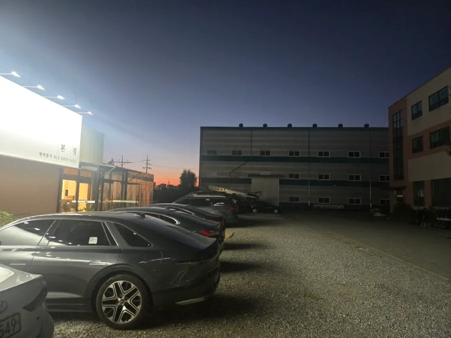 Hwadamga’s large outdoor parking lot
