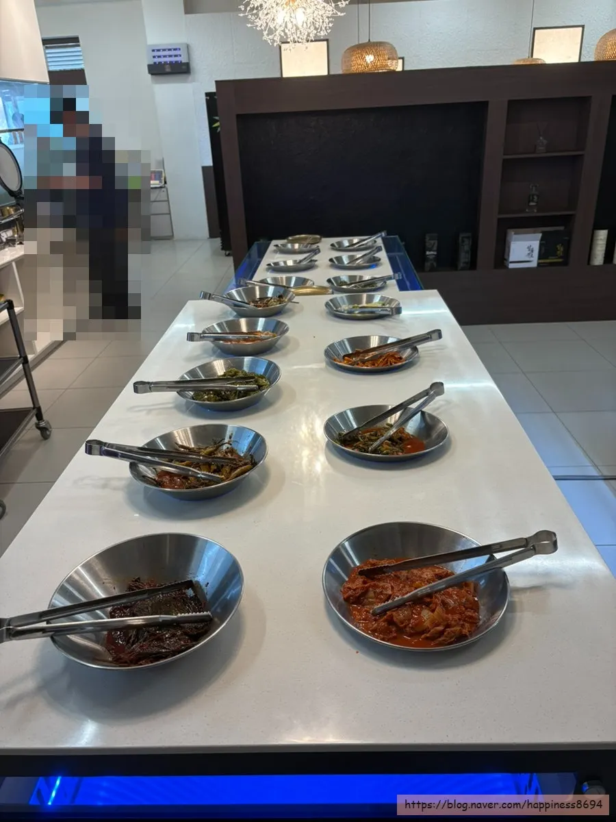 화담가 매장 내부와 좌석 공간