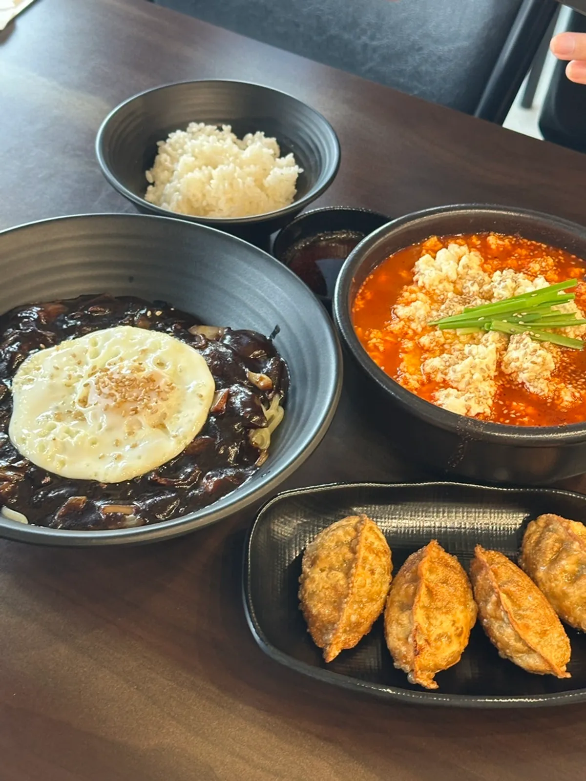 영종도 본가교동반점 외관 세로 사진