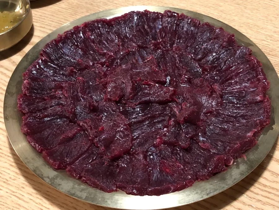 Raw beef big plate (270g) from Bonghwa Saenggogi Bokhyeon Branch