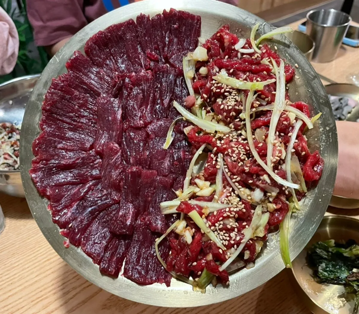 A generous serving of mungtigi raw beef and yukhoe